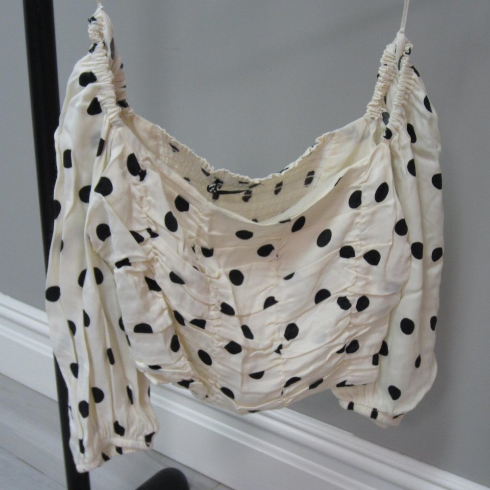 ZARA XS OFF SHOULDER PUFF SLEEVE POLKA DOT CROP TOP